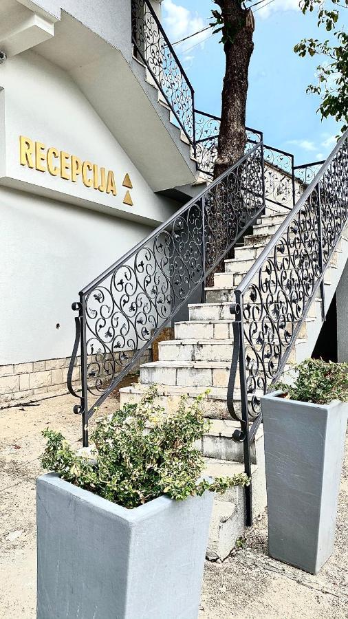 Hotel Olimpija Plus Herceg Novi Esterno foto