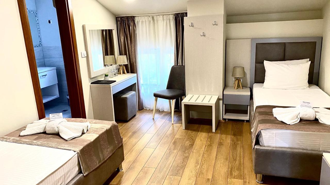 Hotel Olimpija Plus Herceg Novi Esterno foto