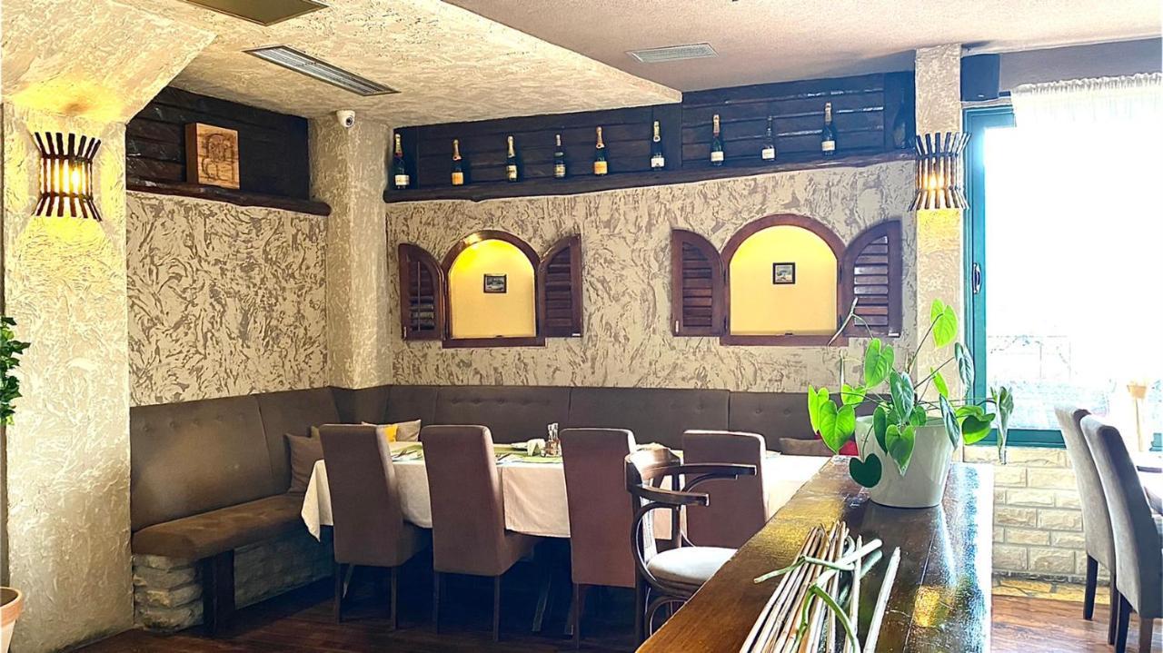 Hotel Olimpija Plus Herceg Novi Esterno foto