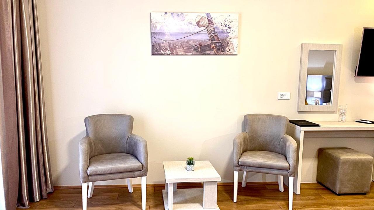 Hotel Olimpija Plus Herceg Novi Esterno foto