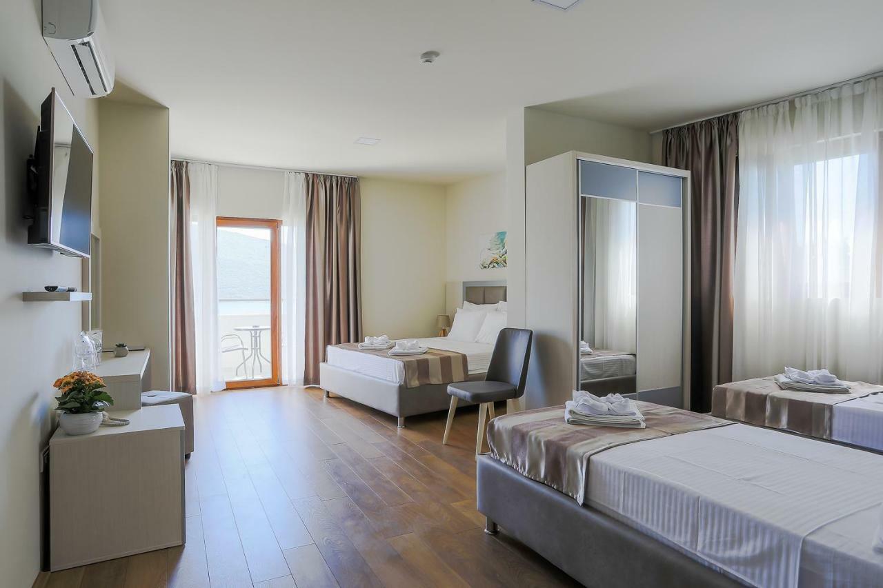 Hotel Olimpija Plus Herceg Novi Esterno foto